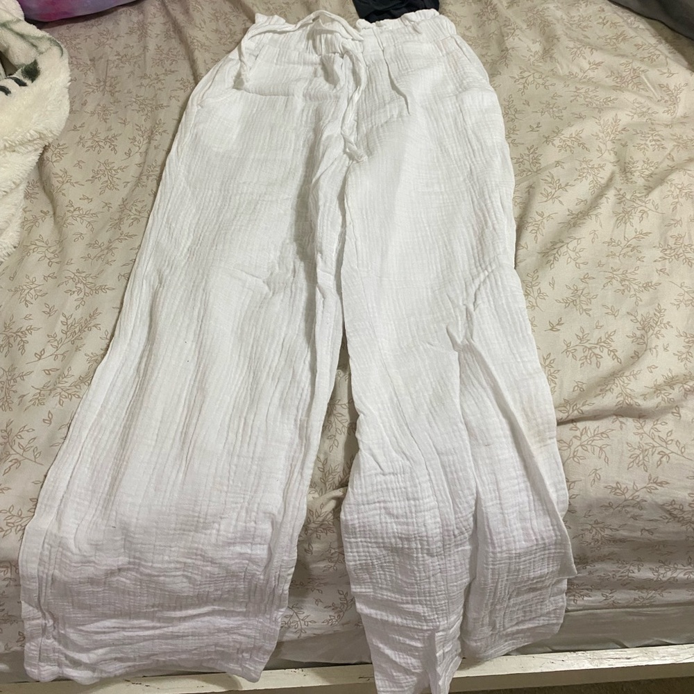 white beach flowy pants